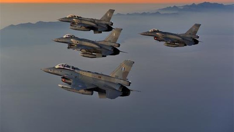 Κορυφαία κυβερνητική πηγή για τα F-16: Η αλήθεια για το κόστος της συμφωνίας – Διπλή «γκάφα» της αντιπολίτευσης