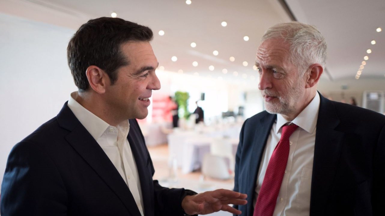 Συνάντηση Τσίπρα – Κόρμπιν στις Βρυξέλλες – Ο σύντομος διάλογος των δύο ανδρών