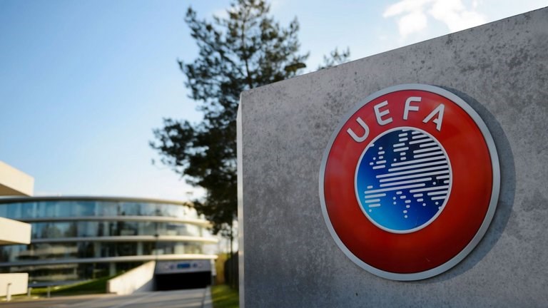 Πέσαμε στην 14η θέση της UEFA παρά την ισοπαλία της ΑΕΚ