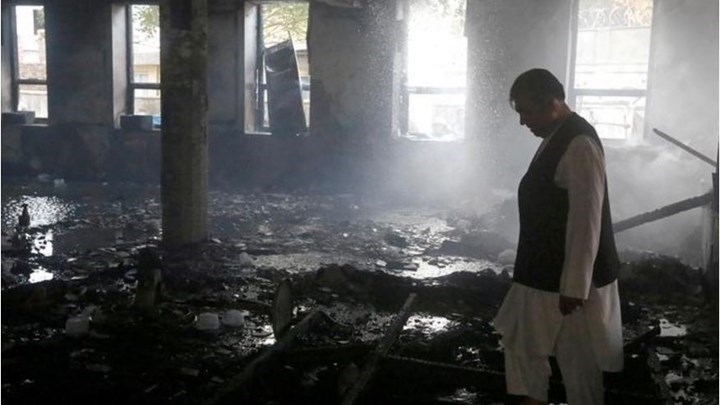Τουλάχιστον 50 νεκροί από δύο επιθέσεις αυτοκτονίας σε τεμένη στην Καμπούλ