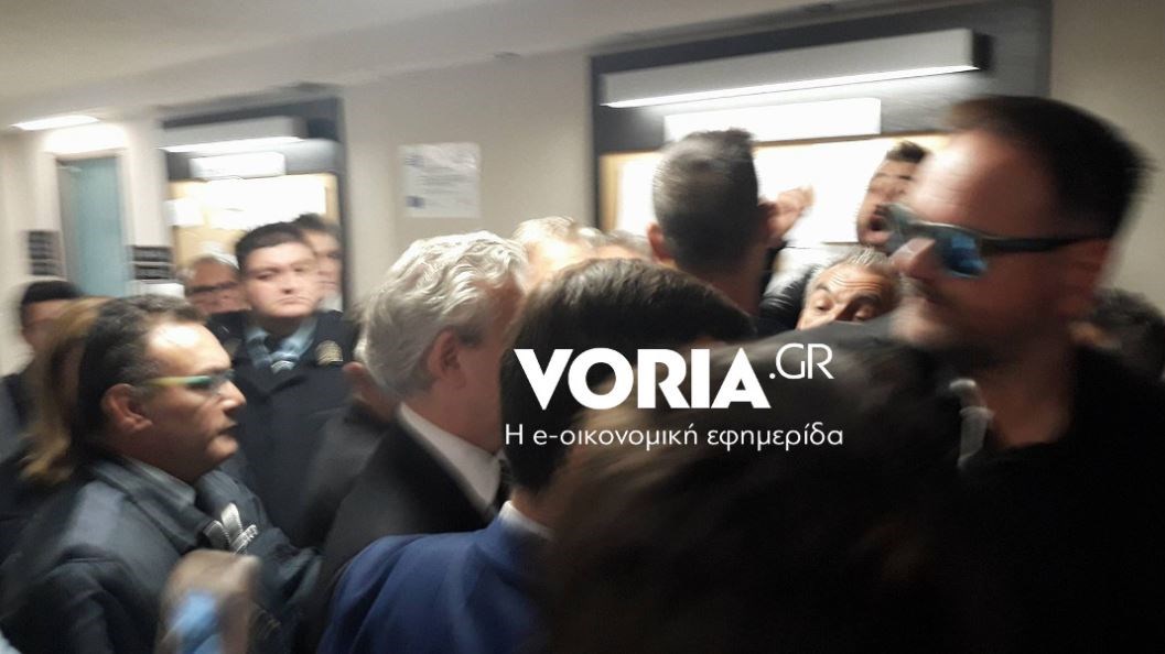 Ένταση στα δικαστήρια της Θεσσαλονίκης κατά την επίσκεψη του Σταύρου Κοντονή – ΒΙΝΤΕΟ – ΦΩΤΟ