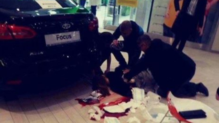 Μία νεκρή από την επίθεση με μαχαίρι σε εμπορικό κέντρο στην Πολωνία – ΤΩΡΑ