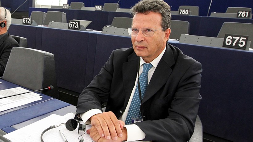 «Μύλος» με τις δηλώσεις του Κύρτσου για τα F-16 – Οι διευκρινίσεις του ευρωβουλευτή