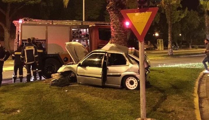 Σοβαρό τροχαίο ατύχημα στη λεωφόρο Βουλιαγμένης – ΦΩΤΟ