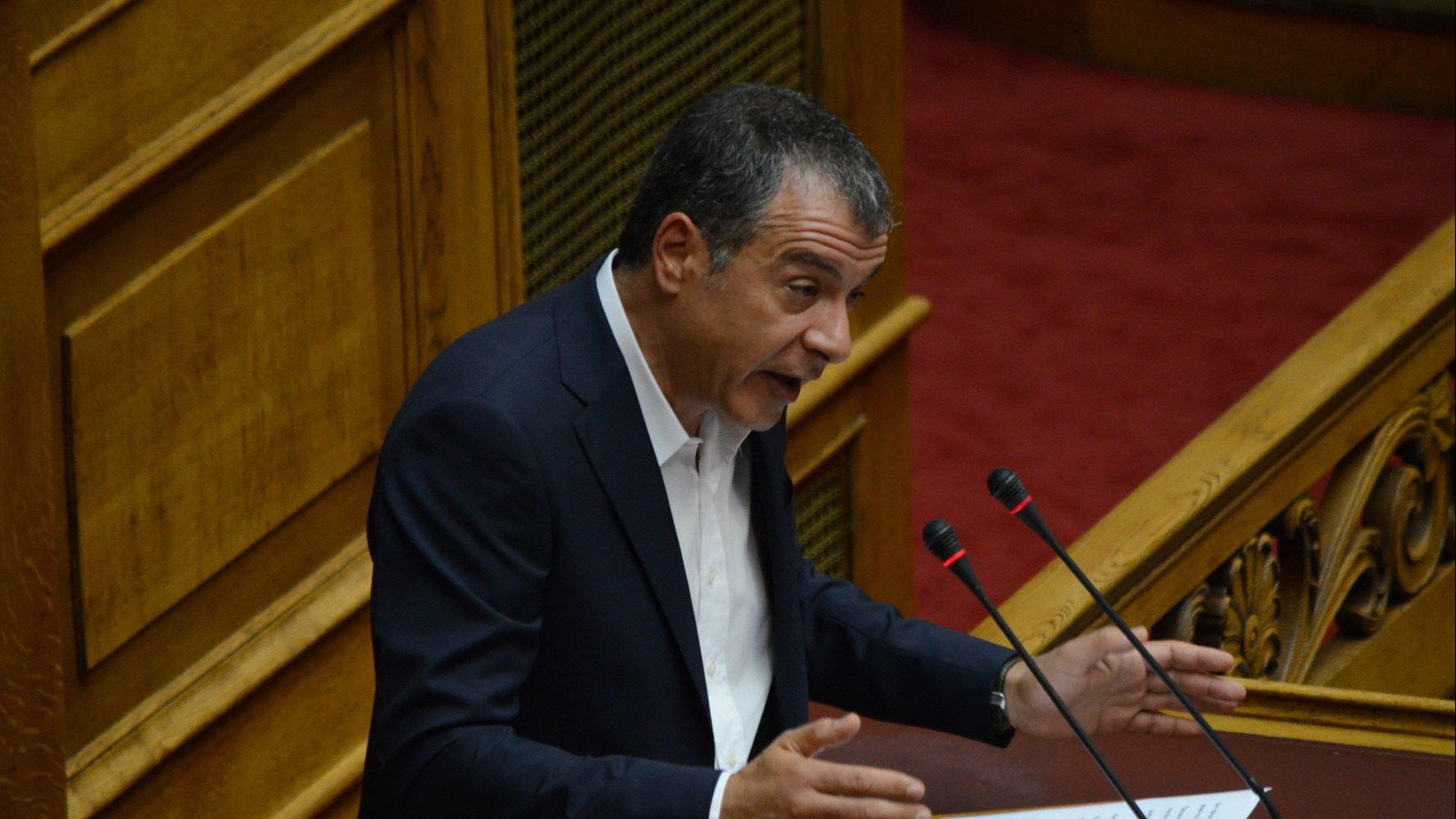 Θεοδωράκης: Οι πρώην βουλευτές να μην πάρουν τα αναδρομικά – Υπάρχουν άλλες επείγουσες προτεραιότητες