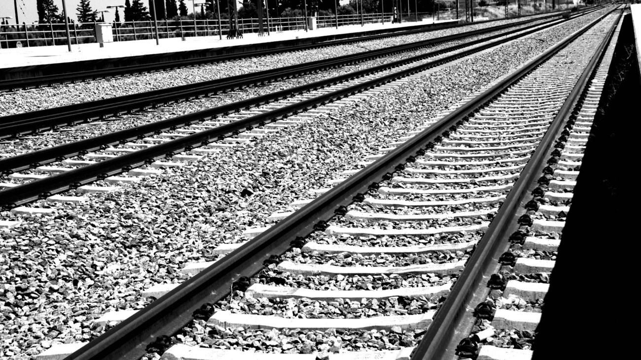 Θρήνος στην κηδεία του 15χρονου που υπέστη ηλεκτροπληξία στις γραμμές του ΟΣΕ