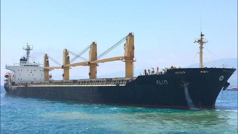 Φορτηγό πλοίο προσάραξε ανοικτά της Ηγουμενίτσας – ΦΩΤΟ