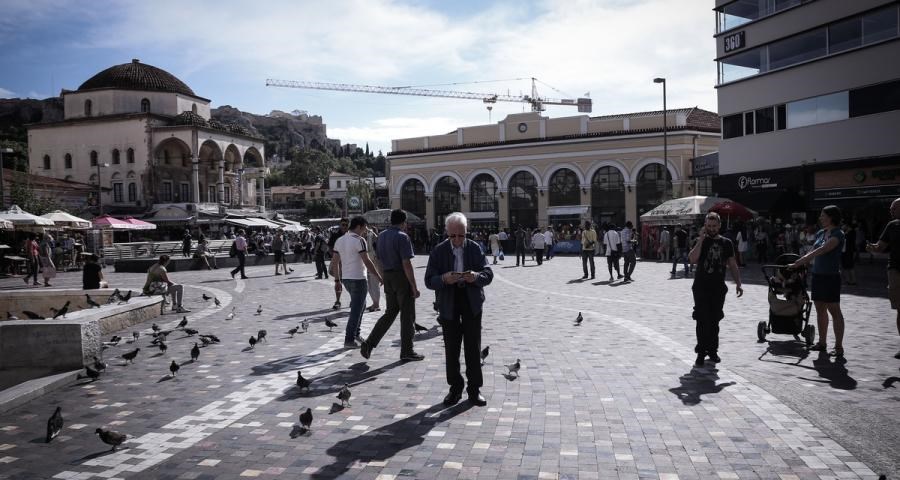 Πρωτοφανής επίθεση σε Ευέλπιδες, φαντάρο και πολίτες στο Μοναστηράκι – Οι αντιδράσεις και οι έρευνες της ΕΛΑΣ