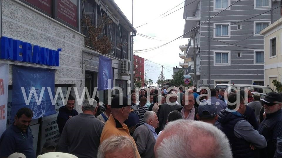 Συγκέντρωση διαμαρτυρίας κατοίκων της Χειμάρρας κατά της κατεδάφισης κτισμάτων τους – ΒΙΝΤΕΟ