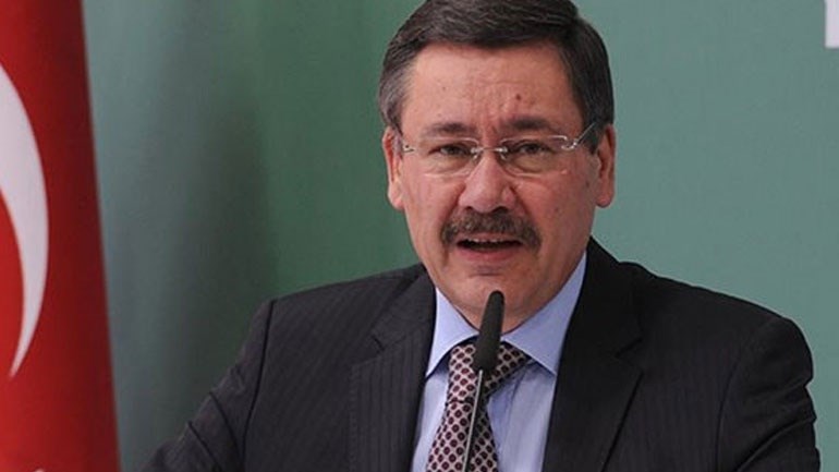 Παραιτήθηκε από τη δημαρχία έπειτα από πιέσεις του Ερντογάν