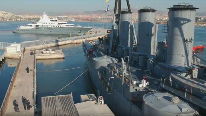 O Προκόπης Παυλόπουλος θα παρασημοφορήσει τη σημαία του θωρηκτού Αβέρωφ