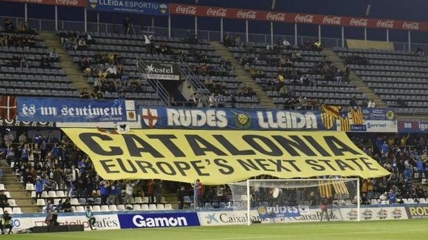 Τα απογορευμένα πανό του Μπάρτσα-Ολυμπιακός βρέθηκαν στη Λιέιδα – ΦΩΤΟ