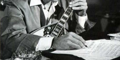 Ποιό γνωστό λαϊκό σουξέ γράφτηκε στην… τουαλέτα; – ΒΙΝΤΕΟ