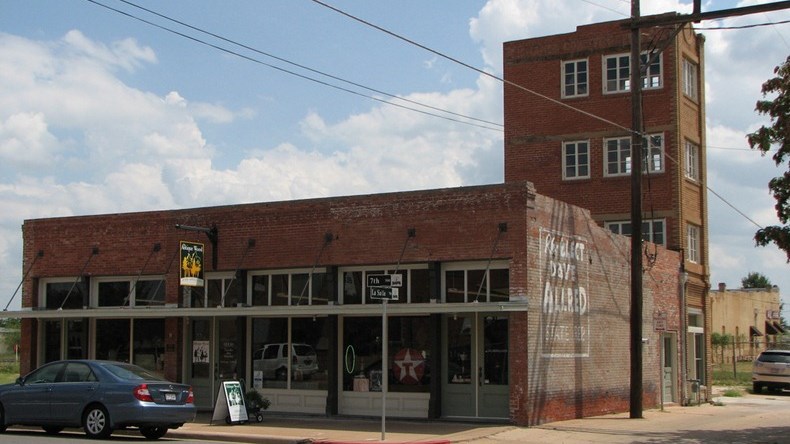 Αυτός είναι ο μικρότερος ουρανοξύστης του κόσμου και έχει ύψος… 12 μέτρα – ΦΩΤΟ