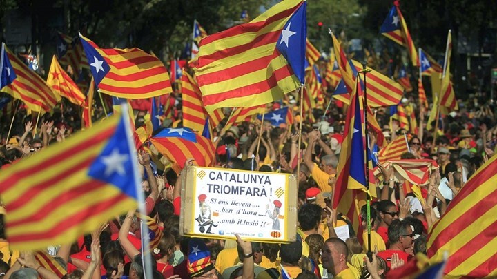 Το κοινοβούλιο της Καταλονίας ψήφισε την ανεξαρτησία της