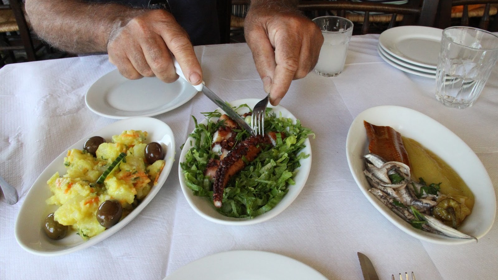 Λουκέτο σε γνωστό τσιπουράδικο για φοροδιαφυγή στο Βόλο