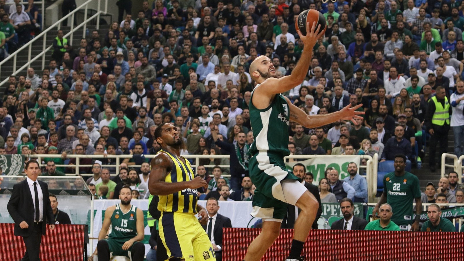 Παναθηναϊκός – Φενέρμπαχτσε 53-55 (30′)