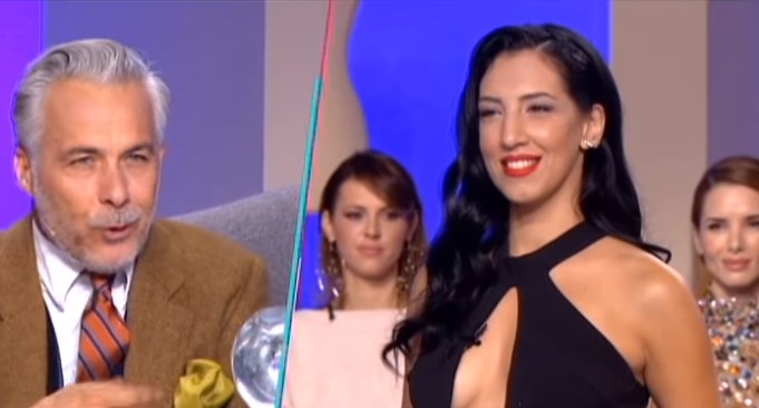 My Style Rocks: Κόλασε το πλατό με το αβυσσαλέο ντεκολτέ της – ΒΙΝΤΕΟ