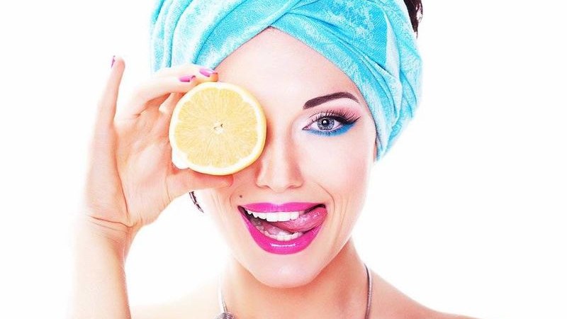 Φυσικό, αποτελεσματικό λίφτινγκ με γιαούρτι και λεμόνι