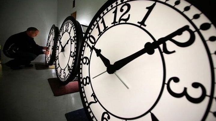Άλλαξε η ώρα – Μία ώρα πίσω τα ρολόγια