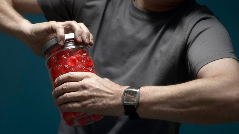 Πώς ανοίγουμε ένα βάζο που… δεν ανοίγει με τίποτα;