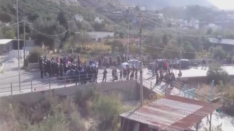 Μπουλντόζες κατεδαφίζουν σπίτια και επιχειρήσεις στη Χειμάρρα – ΦΩΤΟ – ΒΙΝΤΕΟ