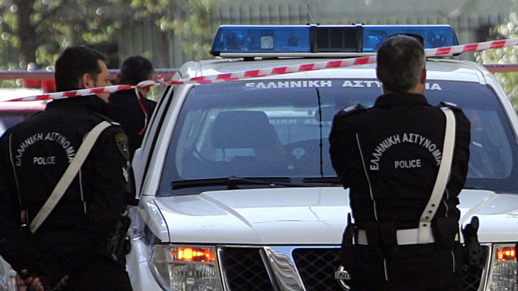 Ο αστυνομικός έλεγχος σε ύποπτο όχημα “έβγαλε λαβράκι” – Βρέθηκαν σφαίρες και μαχαίρι