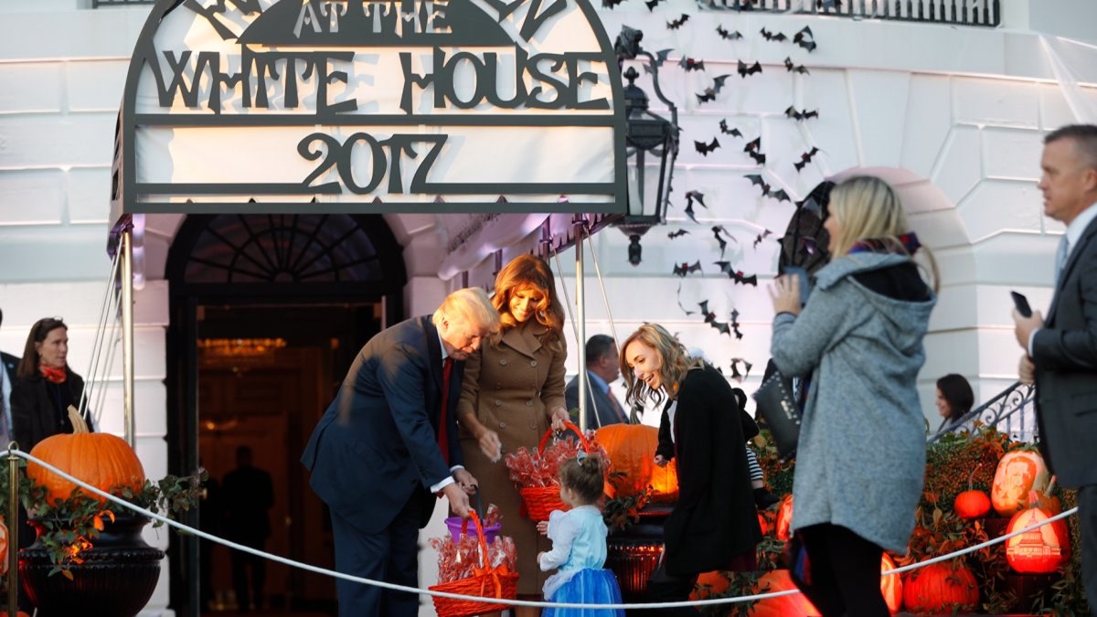 Το πρώτο Halloween του ζεύγους Τραμπ στον Λευκό Οίκο – ΦΩΤΟ