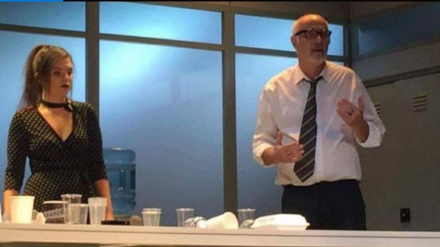 Οι πρώτες φωτογραφίες από το «Μαυροπούλι» που ανεβάζει ο Κιμούλης