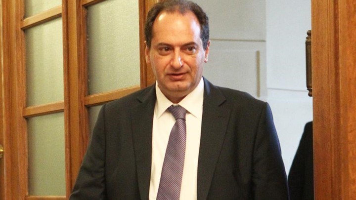 Επίθεση Σπίρτζη κατά Beat και Μητσοτάκη