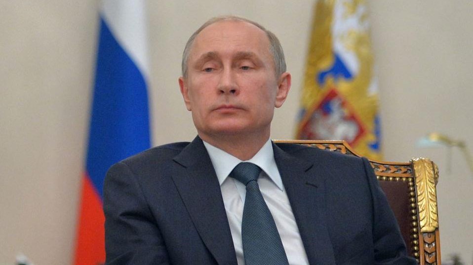 Ο Πούτιν υπέγραψε νόμο που επιτρέπει να καταχωρούνται ξένα ΜΜΕ ως «πράκτορες»
