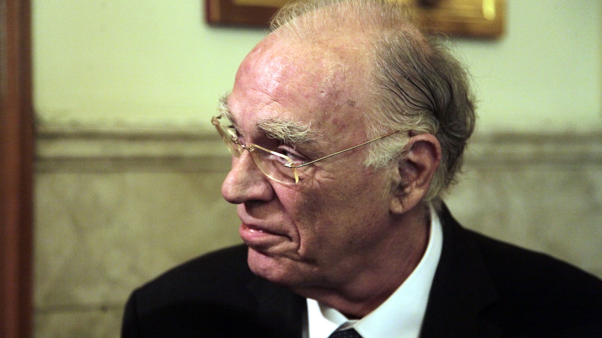 Οι τούρτες-έκπληξη στον Βασίλη Λεβέντη από τους συνεργάτες του – ΒΙΝΤΕΟ