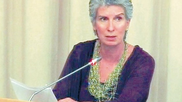 Ποινική δίωξη στη διευθύνουσα σύμβουλο του ΕΟΠΠΕΠ που φέρεται να πέταξε εικόνα της Παναγίας στα σκουπίδια