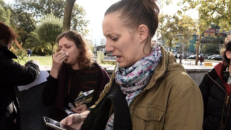 Ελεύθεροι αφέθηκαν οι χρυσαυγίτες που προσήχθησαν για την επίθεση σε γυναίκες