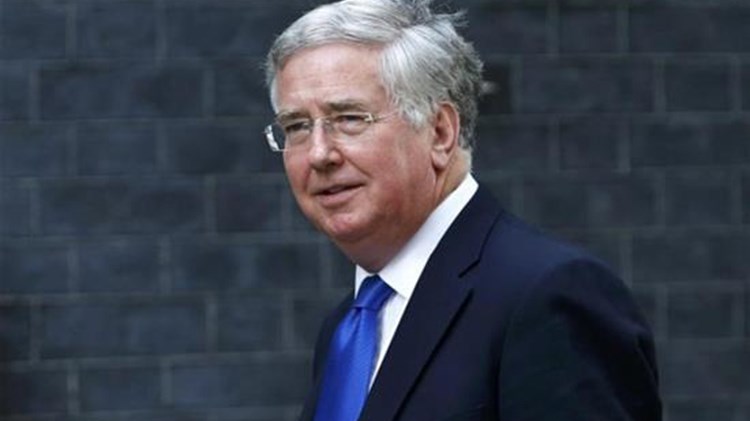 Ροζ σκάνδαλο οδήγησε σε παραίτηση τον Βρετανό υπουργό Άμυνας