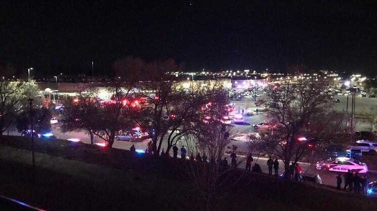 Δύο νεκροί και μία τραυματίας από τους πυροβολισμούς στο Walmart – ΦΩΤΟ ΚΑΙ ΒΙΝΤΕΟ