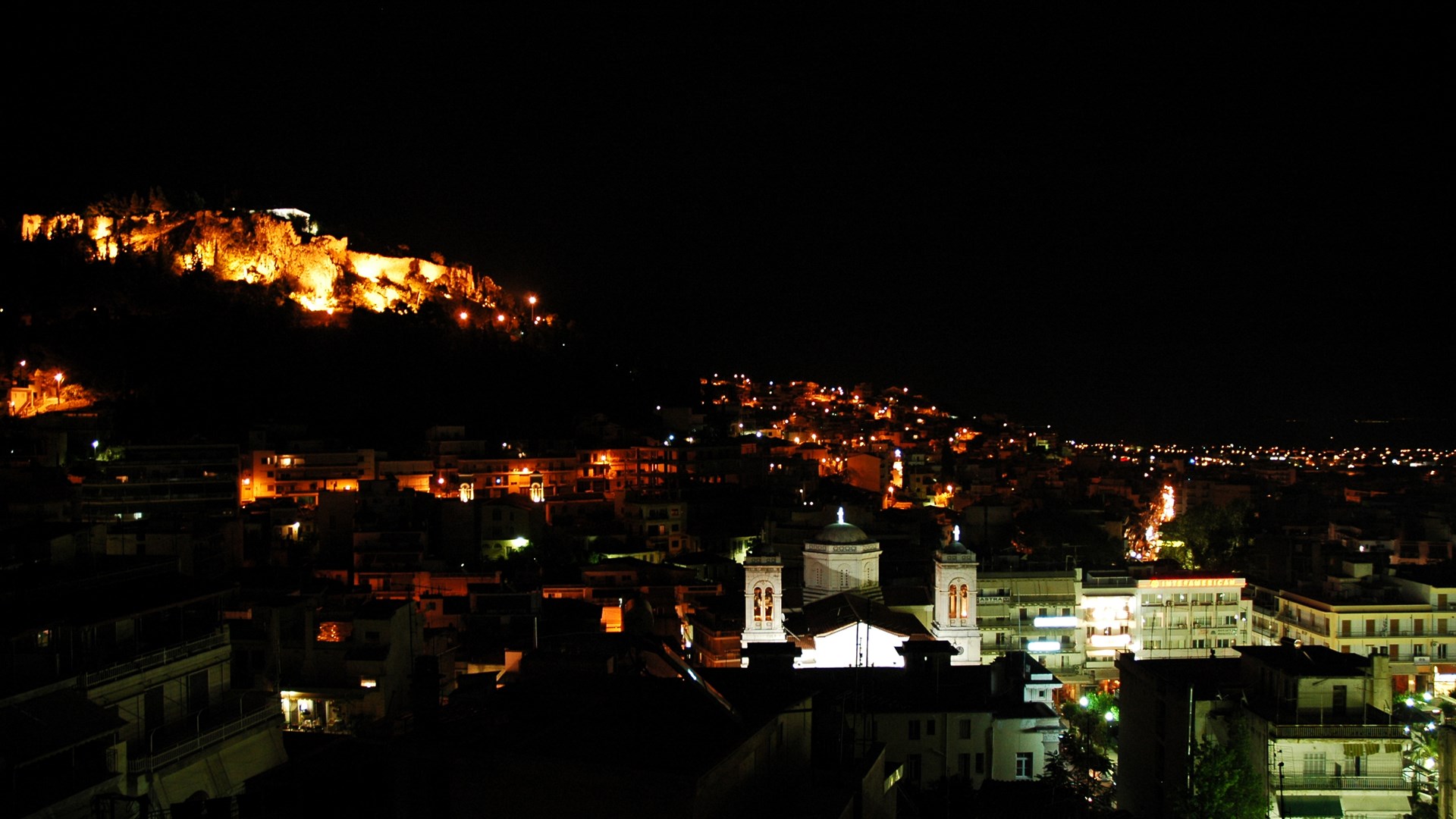 Θρίλερ τα ξημερώματα στη Λαμία – 48χρονος απειλούσε να αυτοκτονήσει