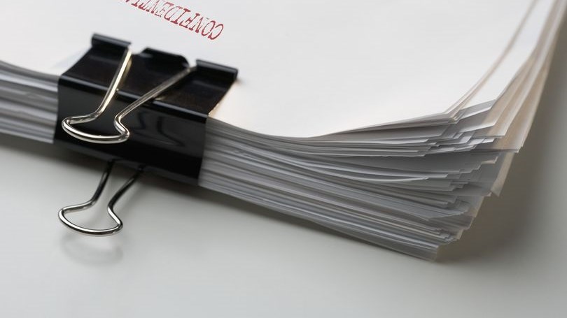 Διάσημα πρόσωπα δείχνουν τα νέα στοιχεία για τις offshore – Μεταξύ τους η βασίλισσα Ελισάβετ και ο Γουίλμπουρ Ρος