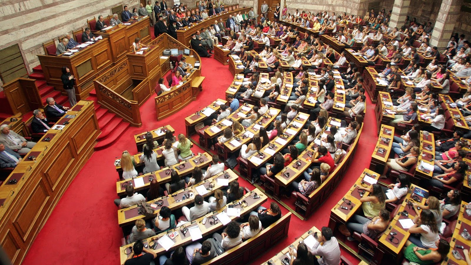Γραφείο Προϋπολογισμού Βουλής: Η υπερφορολόγηση προκαλεί ασφυξία στην οικονομία-Απαραίτητη η ελάφρυνση χρέους
