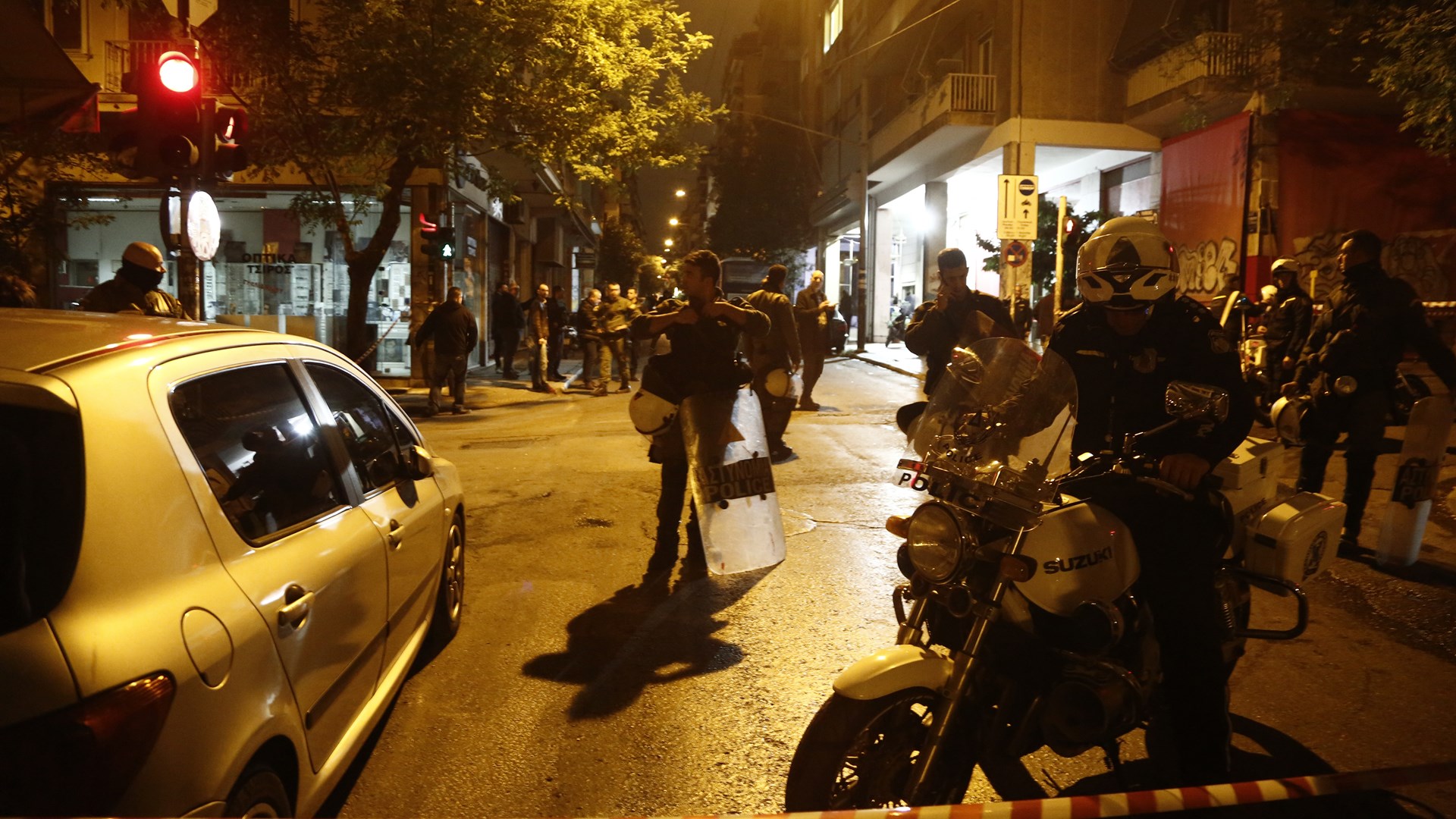 Τρομοκρατικό χτύπημα στα γραφεία του ΠΑΣΟΚ – Ήθελαν νεκρό αστυνομικό – ΒΙΝΤΕΟ – ΦΩΤΟ