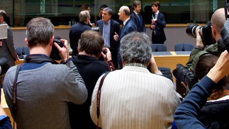 Eurogroup: «Καμπανάκι» για κόκκινα δάνεια, πλειστηριασμούς και αποχή συμβολαιογράφων – Δεσμεύσεις Τσακαλώτου