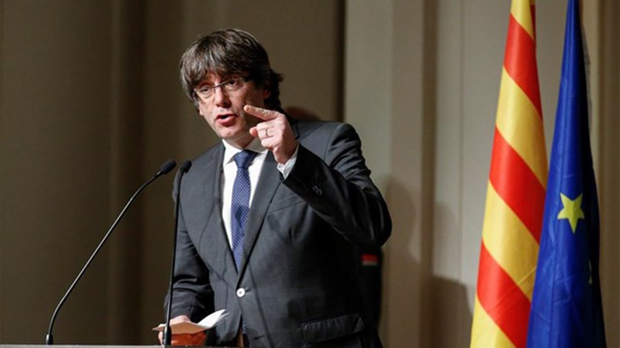 Πουτζντεμόν προς ΕΕ: Θα συνεχίσετε να βοηθάτε τον Ραχόι σε αυτό το πραξικόπημα;