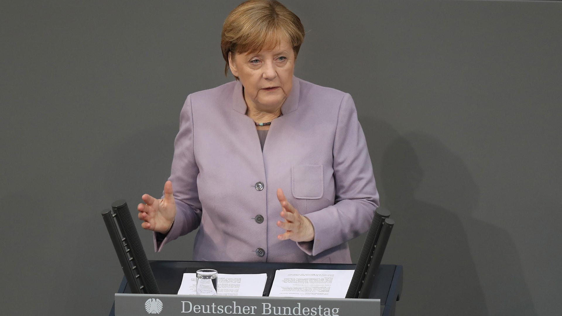 Δεν πάει η Μέρκελ στη Σύνοδο Κορυφής για την κοινωνική Ευρώπη