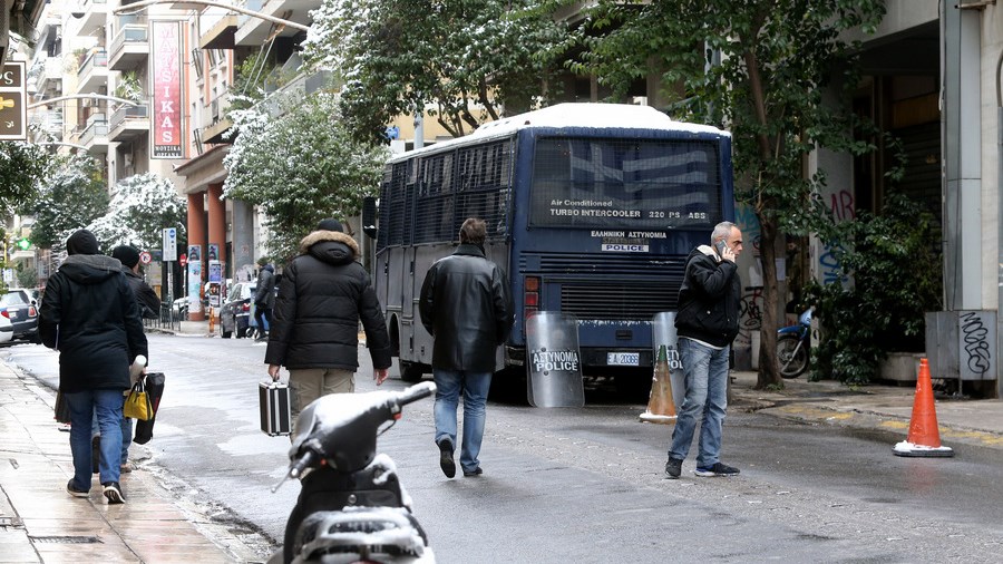 Χειροπέδες στον οδηγό που είχε ξεφύγει από μπλόκο στα Εξάρχεια