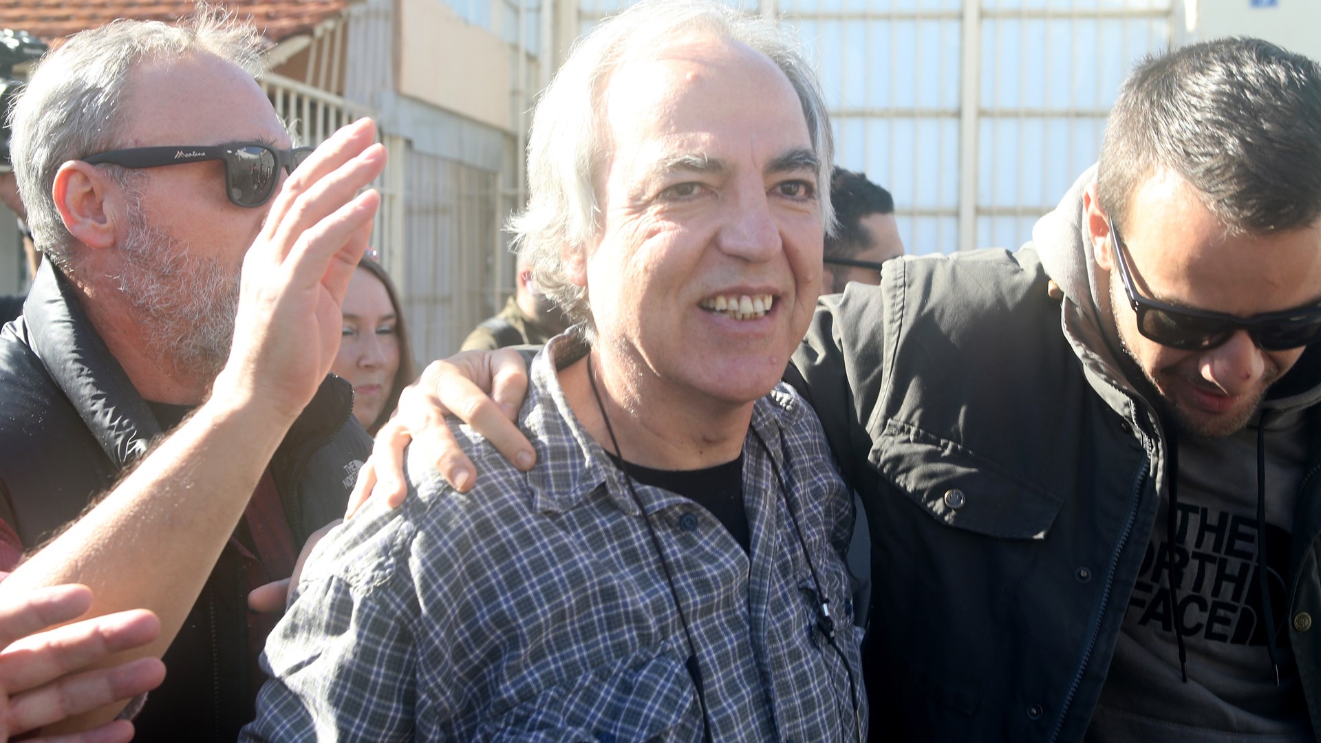 Η ανάρτηση του Ρουβίκωνα για τον Κουφοντίνα που “ανέβηκε” και μετά “κατέβηκε”