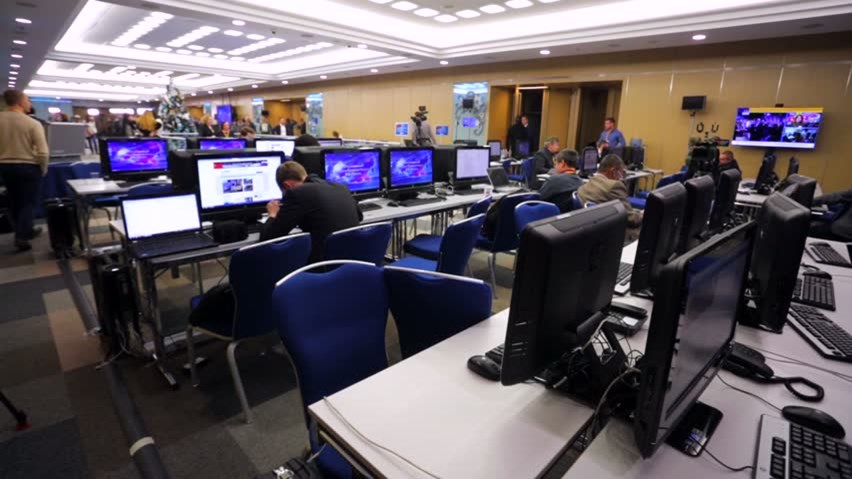 Ρωσική εφημερίδα θα εξοπλίσει με όπλα τους συντάκτες της για αυτοπροστασία – ΒΙΝΤΕΟ