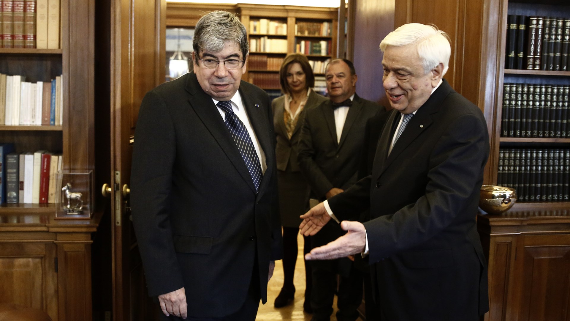 Συνάντηση του Παυλόπουλου με τον πρόεδρο της Βουλής της Πορτογαλίας