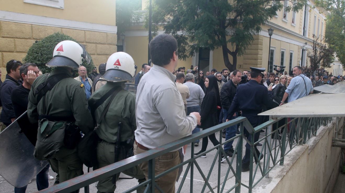 Φυγαδεύτηκε από την Ευελπίδων ο δολοφόνος της Δώρας Ζέμπερη – Κρίθηκε προφυλακιστέος – ΤΩΡΑ