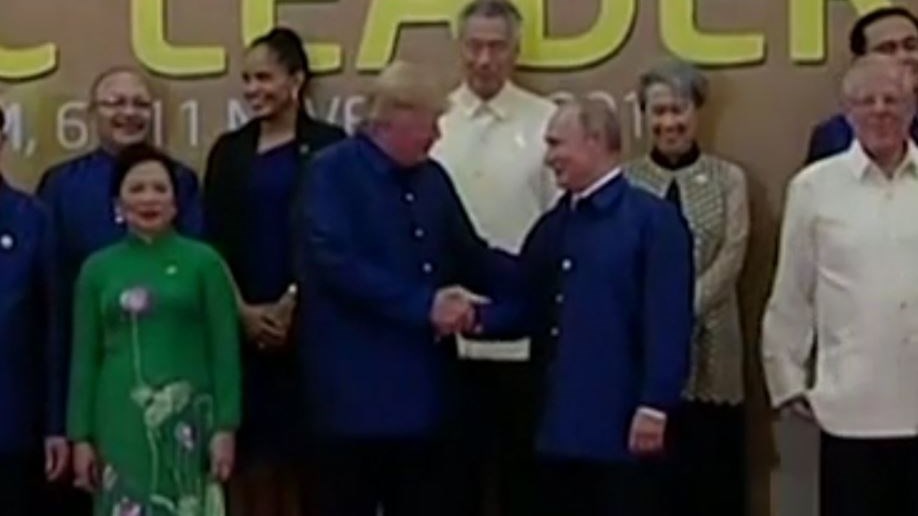 Η χειραψία Τραμπ – Πούτιν – ΒΙΝΤΕΟ