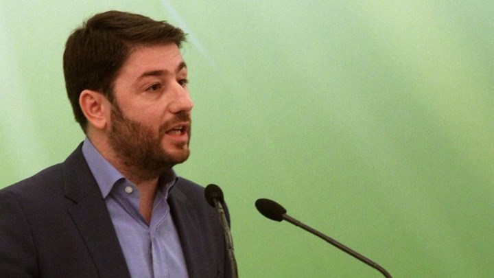 Ανδρουλάκης: Θυμίζουν σκοτεινές εποχές οι ενέργειες του κ. Καμμένου